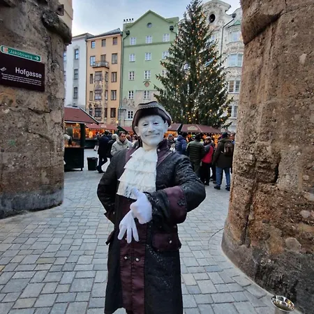 Historical Goldenes Dachl *