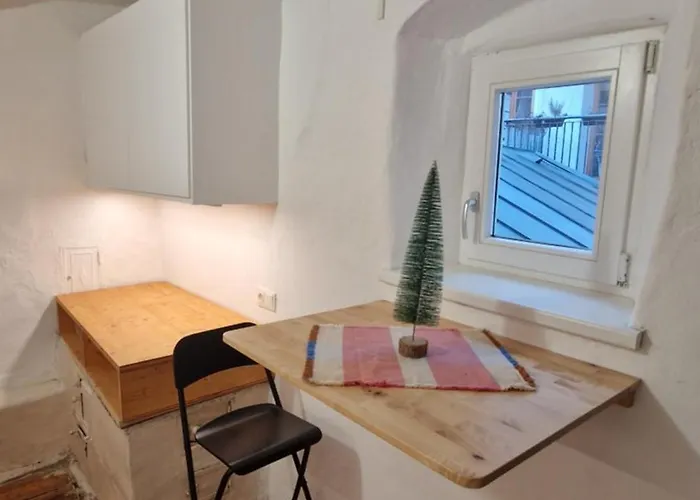 Historical Goldenes Dachl Апартаменти *